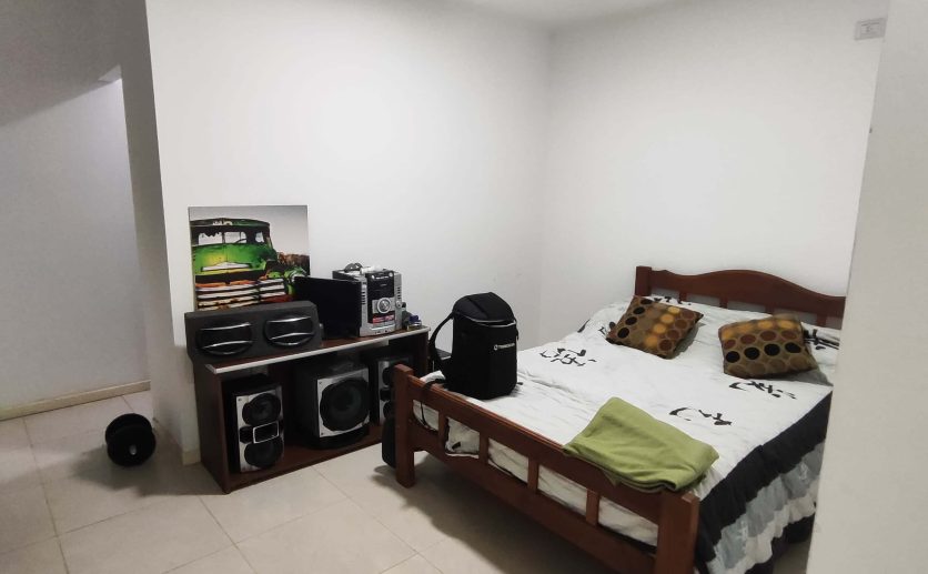 12ae0676-253b-44a5-8708-69051b6153ad